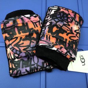 UGG “graffiti” sheepskin all weather flip mitt gloves/mittens NWT!!